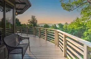 Amazing Town Mountain Getaway - Image 3