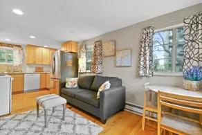 Beautiful Carriage House | Near Botanical Gardens | On site parking - Image 2