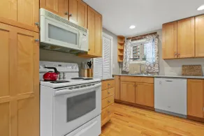 Beautiful Carriage House | Near Botanical Gardens | On site parking - Image 4