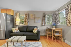 Beautiful Carriage House | Near Botanical Gardens | On site parking - Image 3