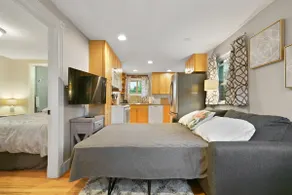 Beautiful Carriage House | Near Botanical Gardens | On site parking - Image 5