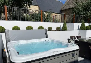 Luxury dog friendly holiday cottage in the Cotswolds with a hot tub - Shaven Cottage - Image 3