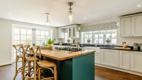Luxury dog friendly holiday cottage in the Cotswolds with a hot tub - Shaven Cottage - Image 4