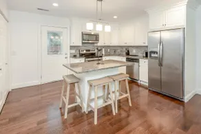 Cozy, Modern Townhome - Walk to Park Circle! - Image 5
