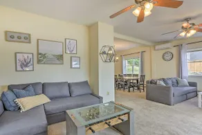 Spacious Lakefront House With a Private Dock - Image 3
