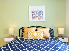 Charming & Secure Duplex #B| 2 min to I5 | Parking - Image 3