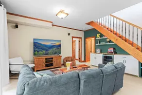Log Cabin Retreat: Hot Tub, Sauna, Near Town - Image 5