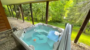 Log Cabin Retreat: Hot Tub, Sauna, Near Town - Image 2