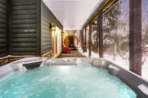 Log Cabin Retreat: Hot Tub, Sauna, Near Town - Image 2