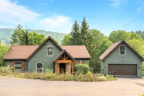 Log Cabin Retreat: Hot Tub, Sauna, Near Town - Image 4