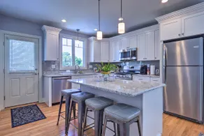 New London Hideaway Near Beaches & Local Spots! - Image 2