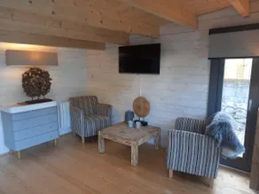 Sandy Toes Accommodation | Scrummy Cabin - Image 5