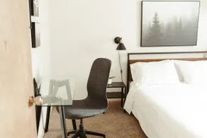 *Newly Remodeled Quaint, Second Floor Flat - Image 2