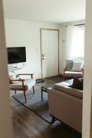 *Newly Remodeled Quaint, Second Floor Flat - Image 4