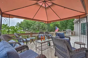 Lakefront Haven: Family-Friendly Sunrise Beach Gem - Image 2