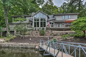 Lakefront Haven: Family-Friendly Sunrise Beach Gem - Image 3