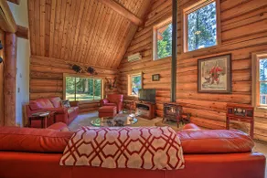 Large Cabin w/ Fire Pit + Grill on 34 Acres! - Image 5