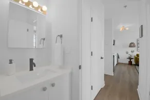 Norblad Hotel Astor Suites - D'Amis - Image 4