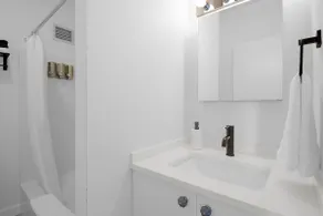 Norblad Hotel Astor Suites - D'Amis - Image 3