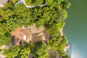 Waters Edge- Direct Lake Access - Image 4