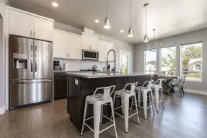 #StayinMyDistrict Modern & Stylish Meridian Home - Image 4