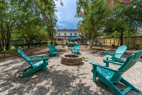 Dog lovers: Fenced yard, 2 king beds, lake access, - Image 2