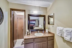 Downtown Mountain View Condo- 2 Blocks to Main St - Image 4
