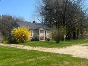 Lowell's Cove Cottage - Quaint 2BR Cottage short walk away from Lowell's Cove - Image 3