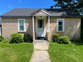 Lowell's Cove Cottage - Quaint 2BR Cottage short walk away from Lowell's Cove - Image 2