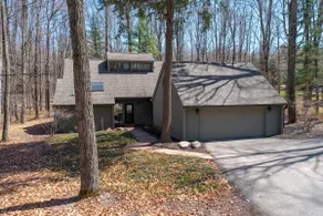 Modern Home in Birchwood Farms, Near Ski Hills & Downtown Harbor Springs! - Image 3