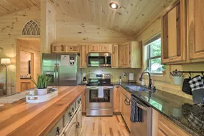 Private Hot Tub & EV Charger: Cozy Murphy Cabin! - Image 4