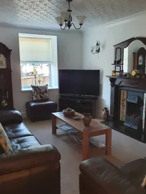 Elegant and Spacious Four Bedroomed Residential House, Great place to anchor to visit Snowdonia and - Image 3