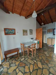 Apartment With Pool and Panorama View - Image 3