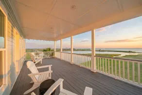 Serene Bayfront Home with Stunning Views - Image 4