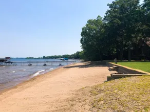 Amazing Beach, Great Three Season Porch! - Image 4