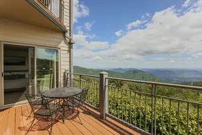 Panoramic Peak: Wintergreen Condo with Views - Image 3