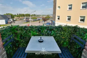 Le Vannier Private Garage Balcony 2 Guests - Image 2