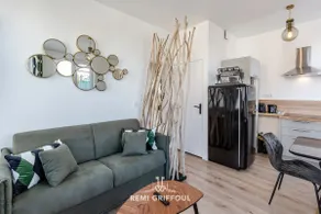 Le Vannier Private Garage Balcony 2 Guests - Image 3