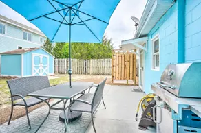 Beachy Isle of Palms Home: 1 Block to Coast! - Image 2