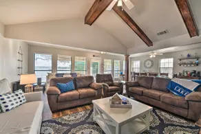 Lakefront Home < 3 Miles to Historic Granbury! - Image 5