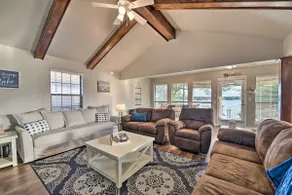 Lakefront Home < 3 Miles to Historic Granbury! - Image 3
