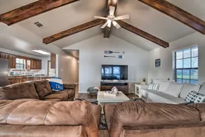 Lakefront Home < 3 Miles to Historic Granbury! - Image 4