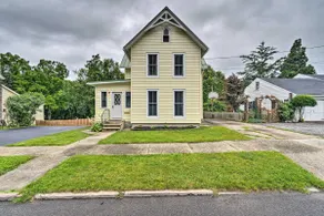 Penn Yan Escape w/ Yard, 1 Mi to Keuka Lake! - Image 3