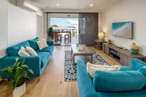 Bright Stylish Kings Beach Apartment - Image 5