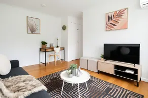 The Bright Gem on Grosvenor - Image 3