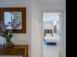 Marivent Apartments, Apartment with a queen bed and. - Image 2