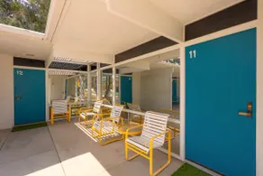 Monkey Tree Hotel 11 by AvantStay | Stylish Room - Image 5