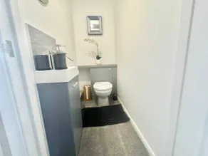 4 Bedroom Modern home in Ashford central area - Image 5