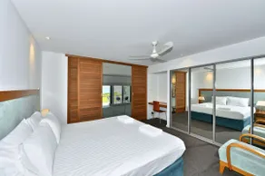 Sea Side Villa 10.1 - Image 4