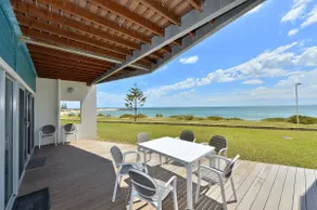 Sea Side Villa 10.1 - Image 3
